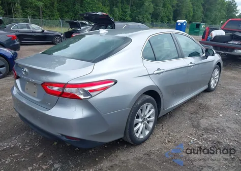 2019 Toyota Camry Le z USA, uszkodzony, nr VIN 4T1B11HK4KU853459